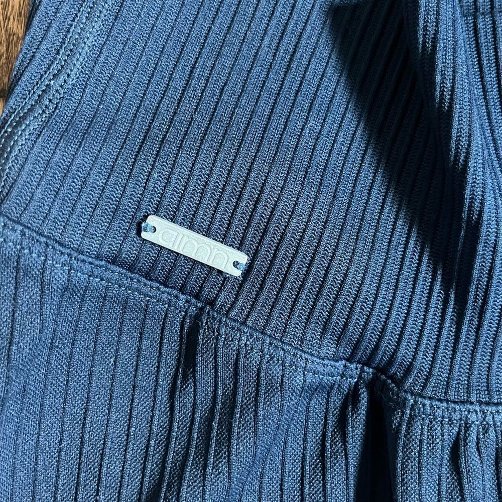 Aim'n Navy Leggings Size Small